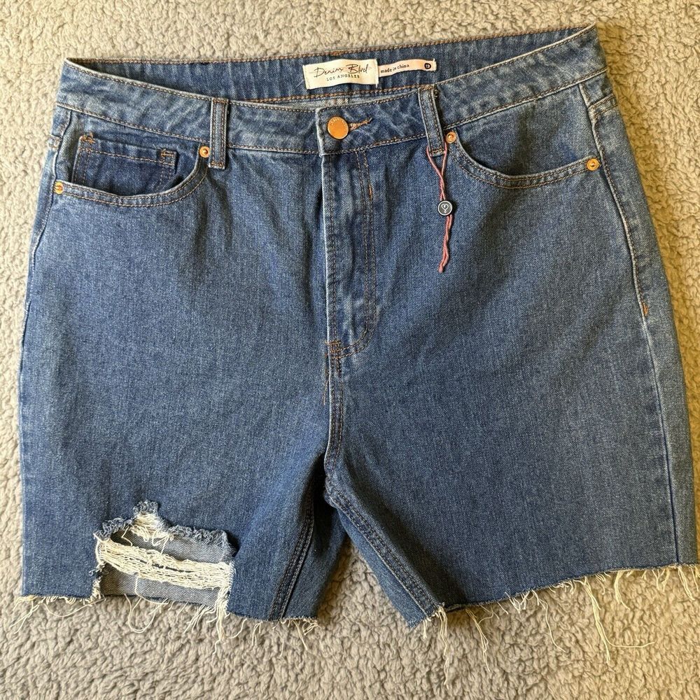 NWOT Women's Denim Blvd High Rise Stretchy Raw Hem Jean Shorts Medium Wash Sz 13